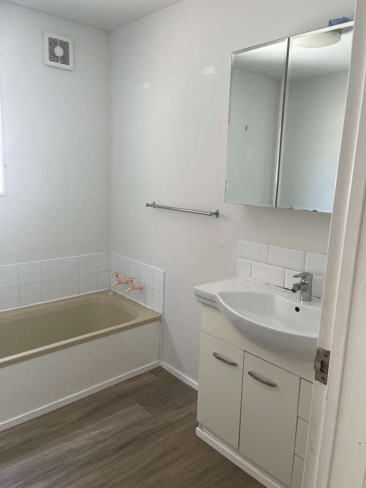 2/31 Saint Leonards Road Kelston_6