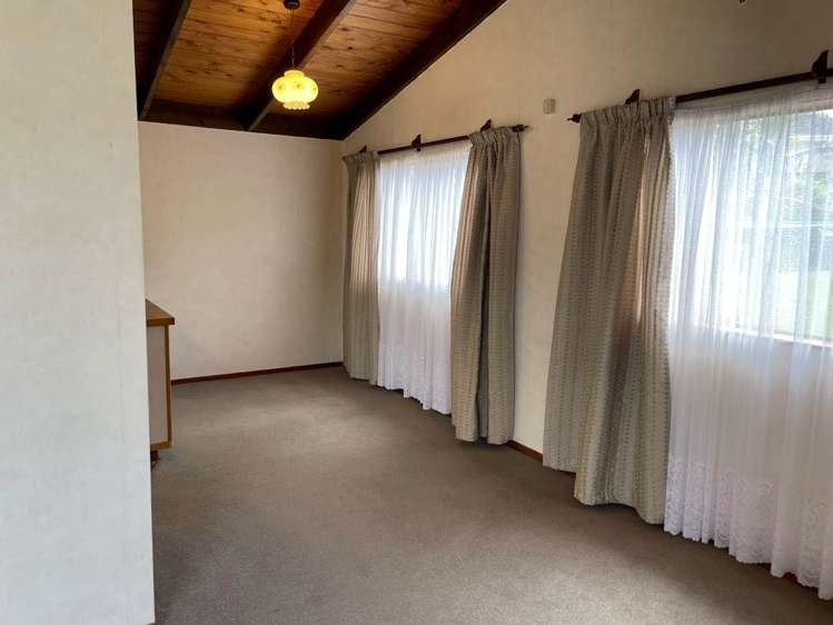 360 Royal Road Massey_6