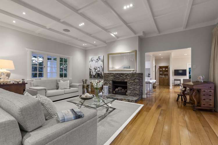 1 Marine Parade Piha_22