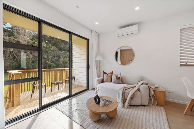 3/8-10 Lowtherhurst Road_0
