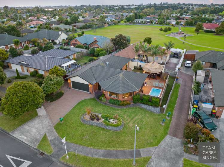 26 Castlehill Court Wattle Downs_14