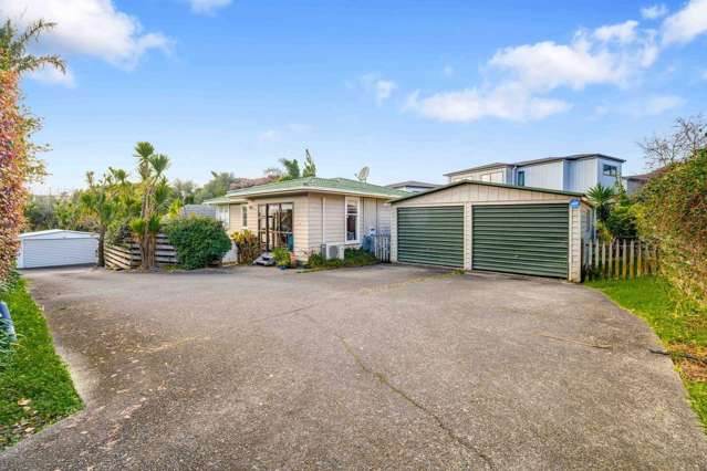 Beautiful Single Level 3 Bedroom Home with Spacious Outdoor Living