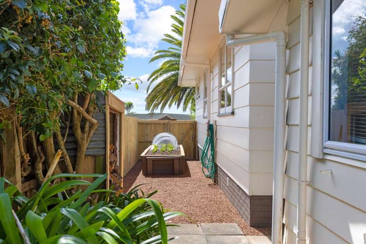 43 Rewarewa Road Te Atatu Peninsula_25