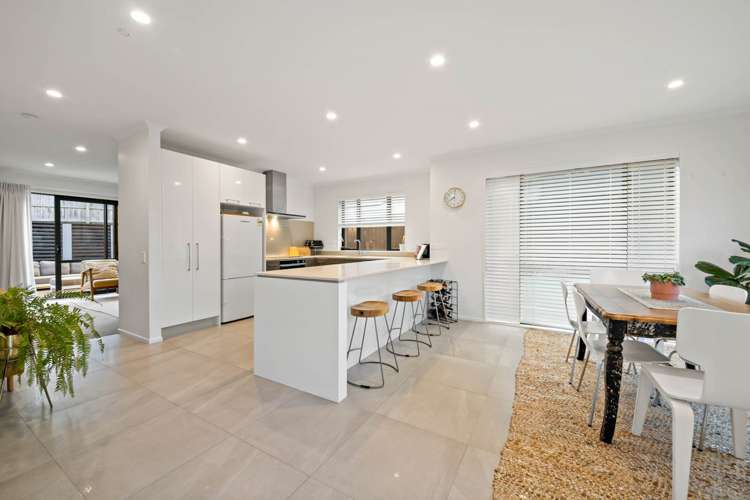 10 Arthur Rolfe Lane Swanson_3