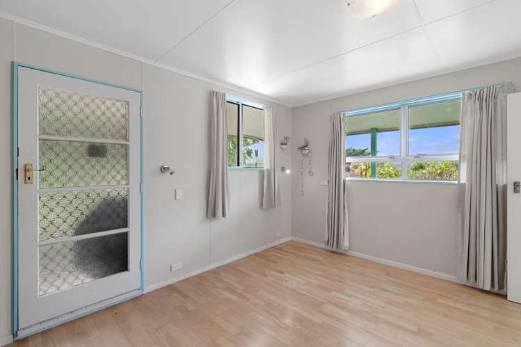 22 Whangaimoana Beach Road Whangaimoana_10