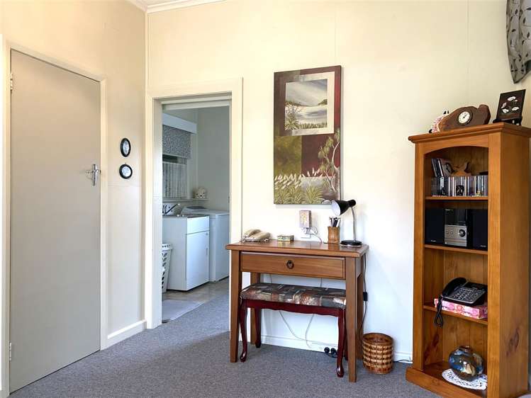 2 Sinnamon Street Reefton_12