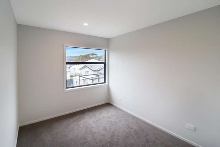 C/137 Whites Line East 1369_10