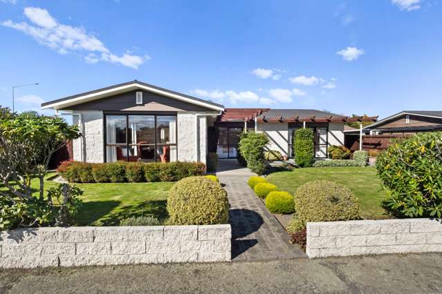 Sunny corner living in Allenton