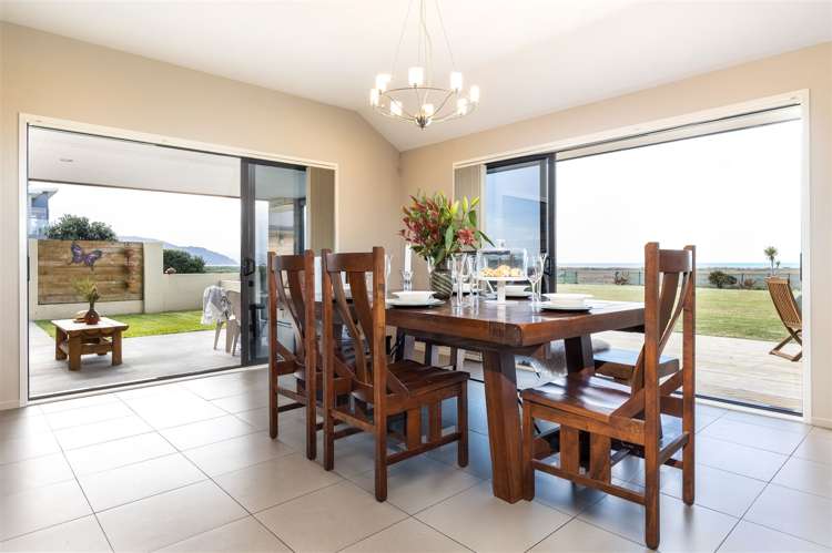 19 Ocean View Crescent Rarangi_8