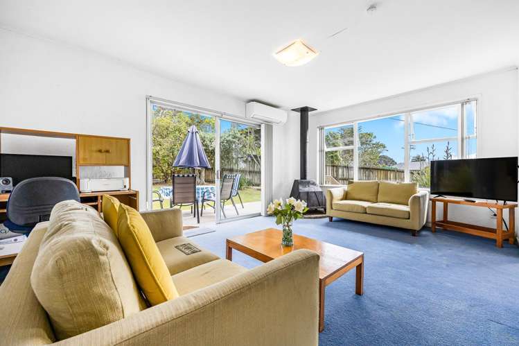 156 Godley Road Titirangi_6