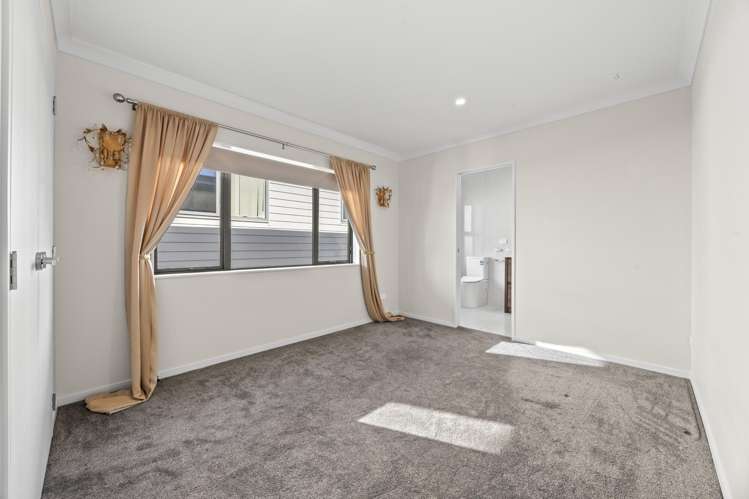 16 Lime Hill Rise Flat Bush_35