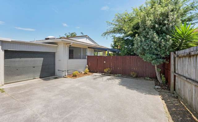 2/3 Tyndrum Place Highland Park_1