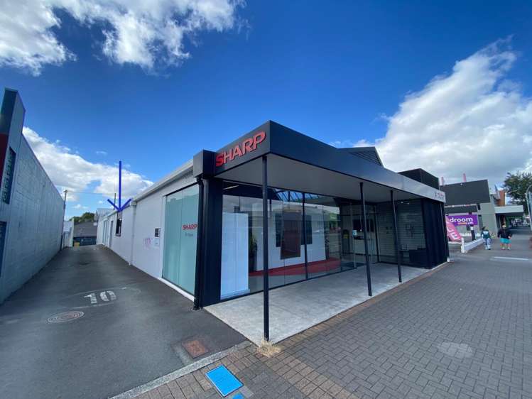 900 Victoria Street_0
