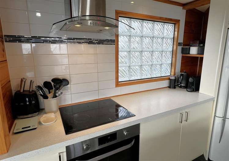3B Rutherglen Road Paroa_6