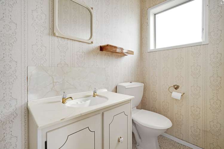 16 Taitua Drive Te Atatu South_12