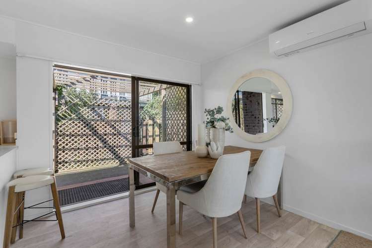 1/6 Tomintoul Place Highland Park_2
