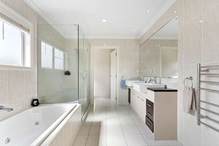 14 Armstrong Farm Drive East Tamaki Heights_20