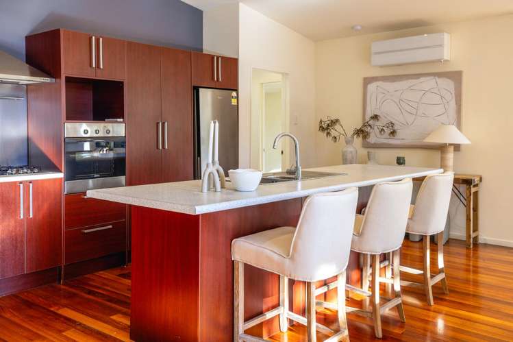 33 Crescent Road East Ostend_15