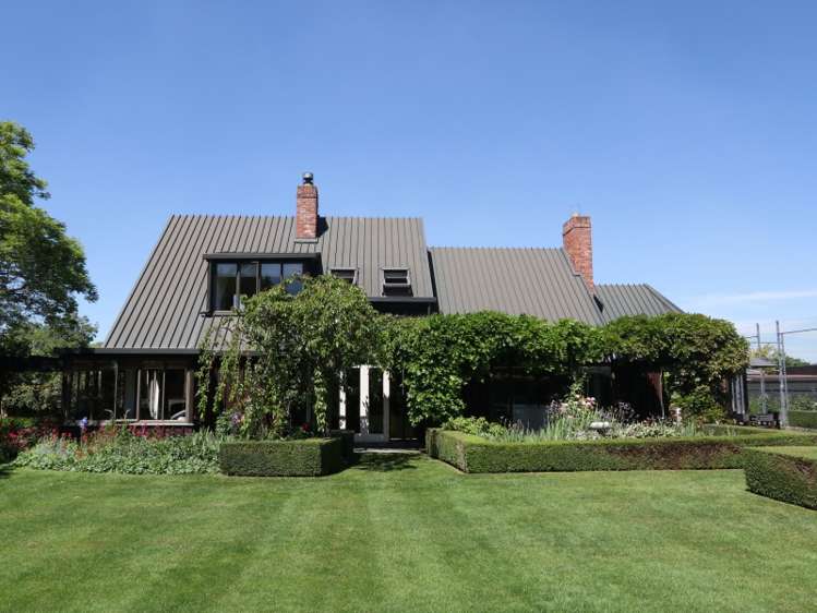 99 Middle Road Allenton_17