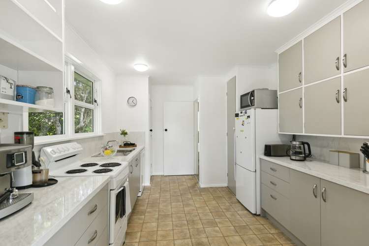 23 Larsen Crescent Tawa_7