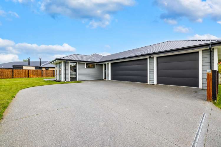 8 Tiritiri Moana Drive_0