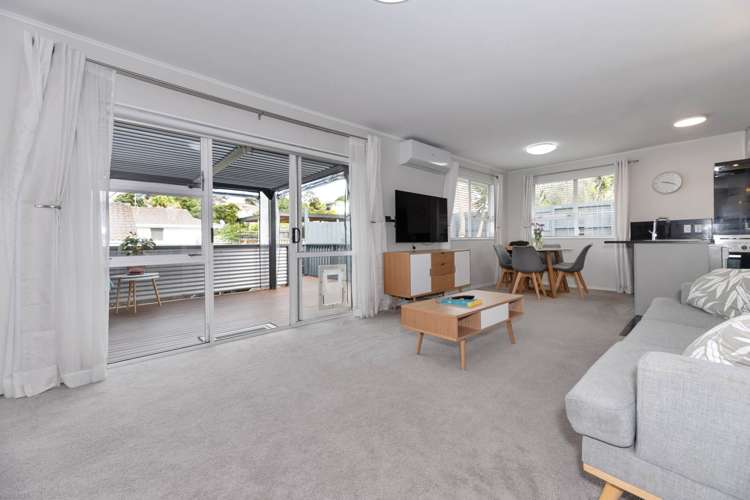 1/20 Lambrown Drive Totara Vale_7