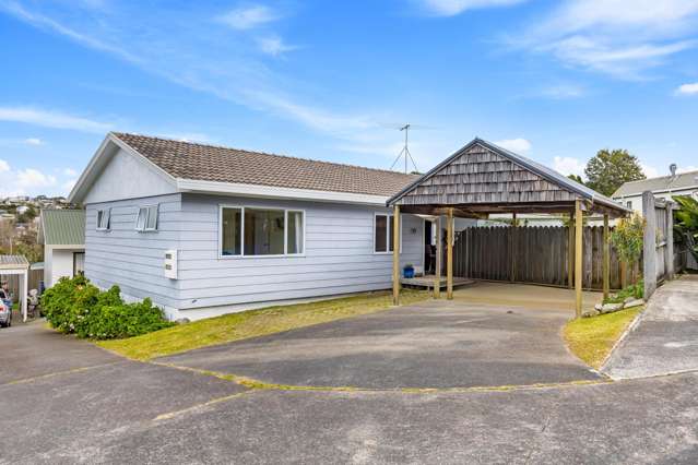 1/8 Atlantis Place Totara Vale_4