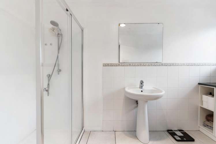 8 Sunningdale Street Wattle Downs_8
