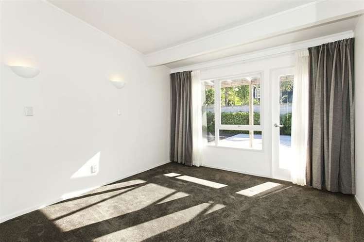 63 Seaview Road Castor Bay_18