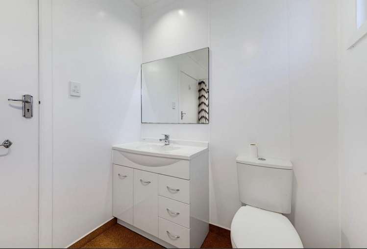 69 Ngamotu Road Spotswood_15
