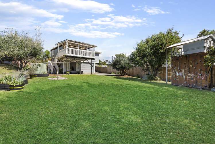 8 Huruhuru Road Massey_3