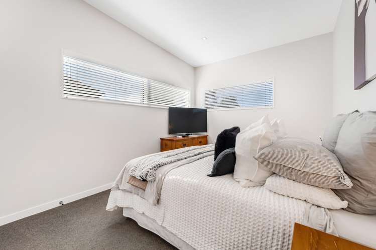 33 Luplau Crescent Cockle Bay_22