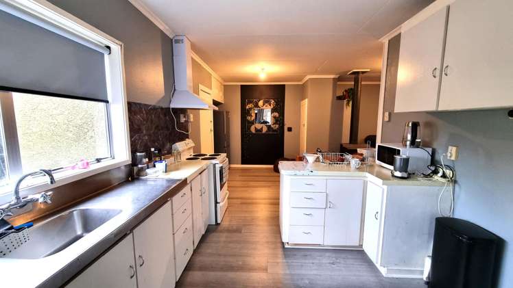 59 Main Road Tuatapere_1