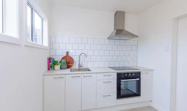 Studio/79 Thatcher Street 1200_1