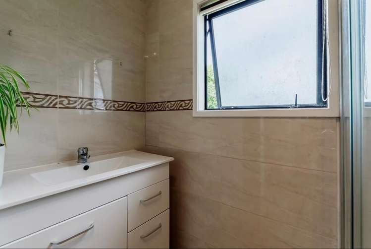 17 Dungarvon Place Clendon Park_15