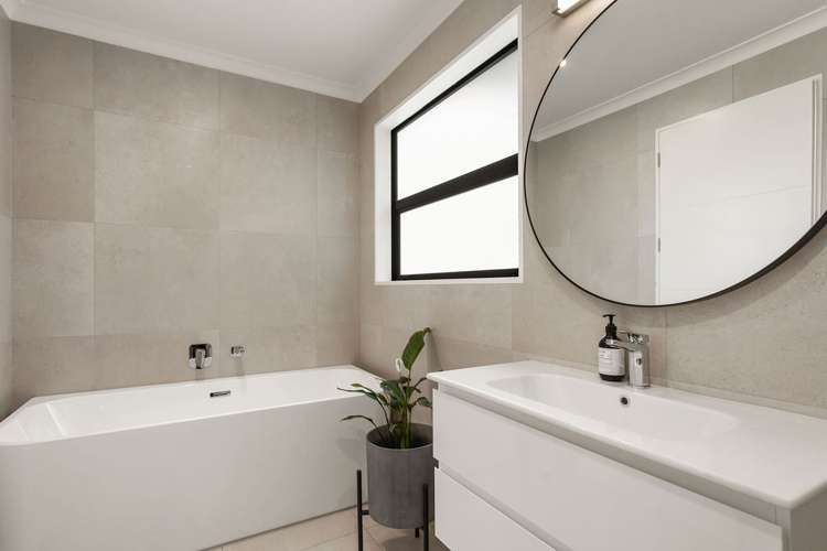 52 Manakura Street Russley_13