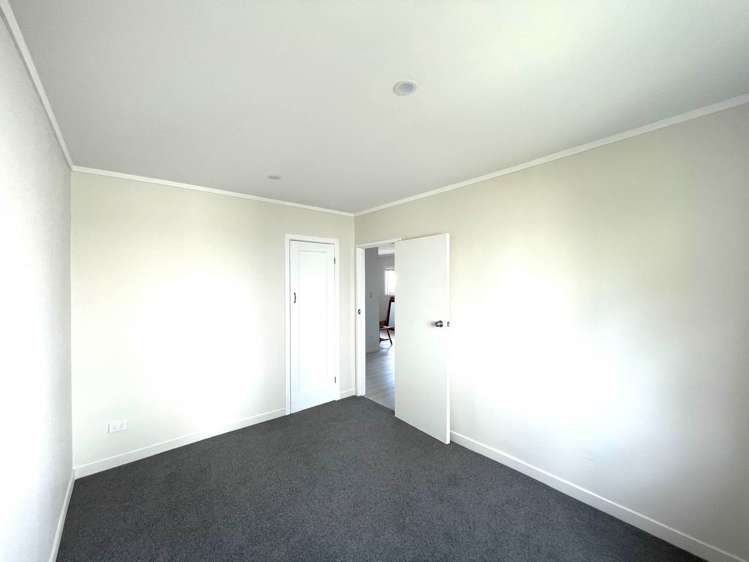 13 Reid Road New Lynn_10