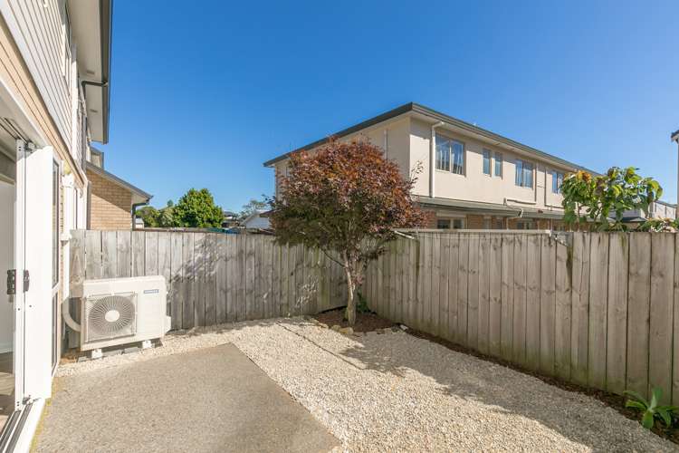 75 Chiefs Court Hamilton East_9