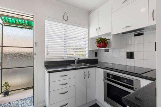 1/160 Mount Albert Rd Mount Albert_4