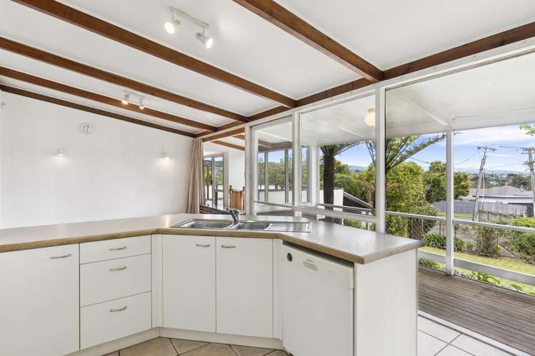 29 Highland Avenue Titirangi_8