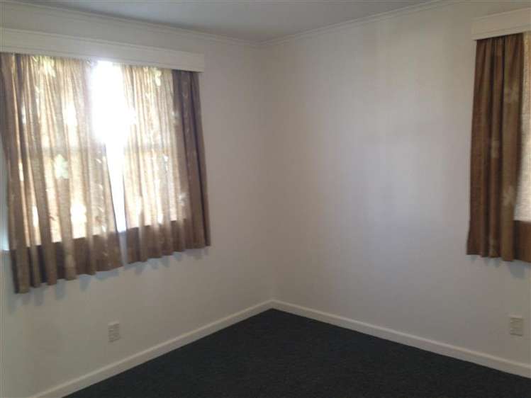 39 Archibald Road Kelston_8