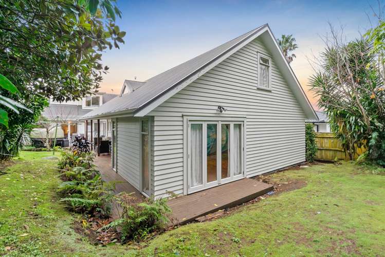 8 Vinter Terrace Mount Albert_22