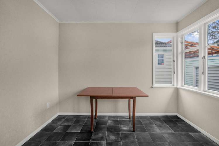 162 Wellington Road Wainuiomata_10