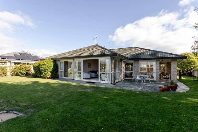 63 Guildford Drive Paraparaumu_2