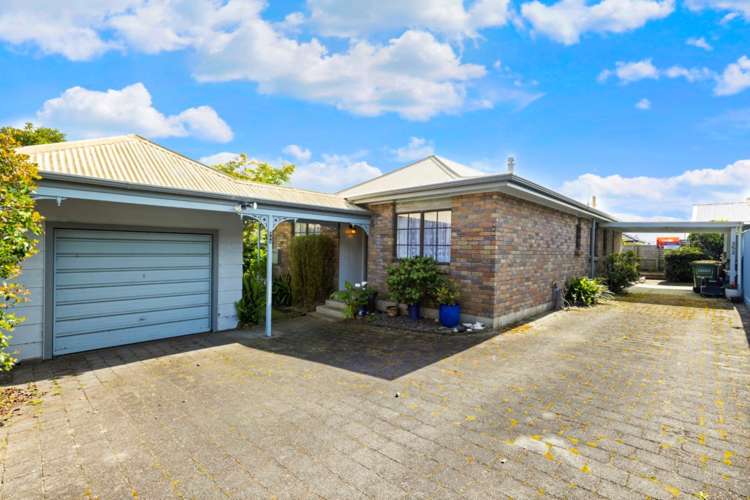 352 Cobham Drive Hillcrest_1