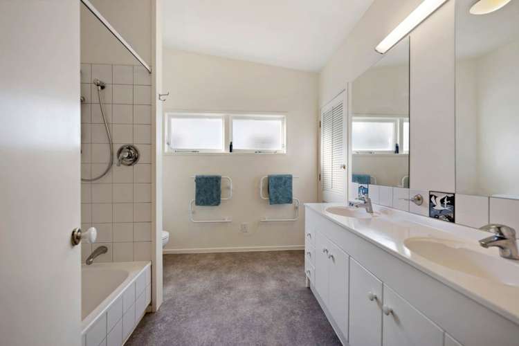 10 Seabreeze Road Narrow Neck_17