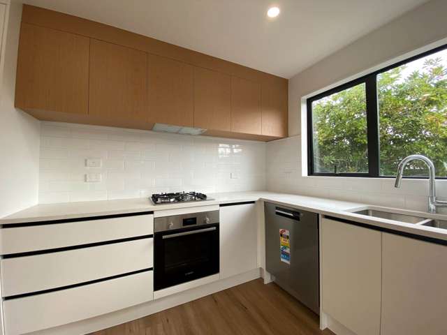 32D Margaret Henry Crescent Oteha_3