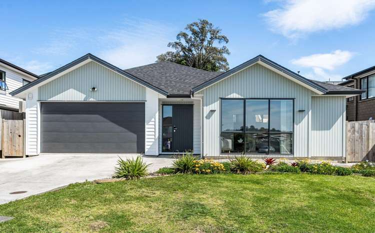 27 Surf View Crescent Red Beach_0