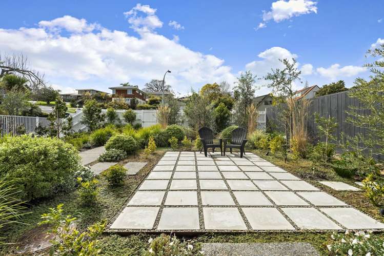 16 Pickwick Parade Mellons Bay_37