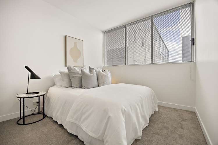 2a/8 Fisher-Point Drive Auckland Central_13